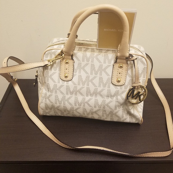 Michael Kors Logo Handbag - Picture 3 of 9